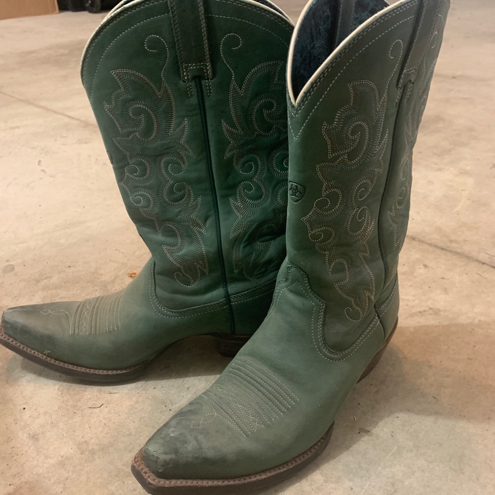 Ariat Snip Toe Cowboy Boots
